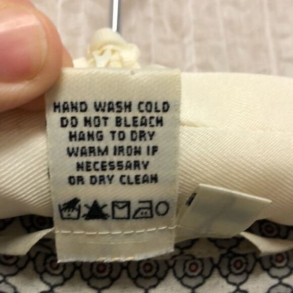 Max Studio S Medallion Print Long Sleeve Pullover 3 Button Front V-Neck Blouse - Picture 9 of 16